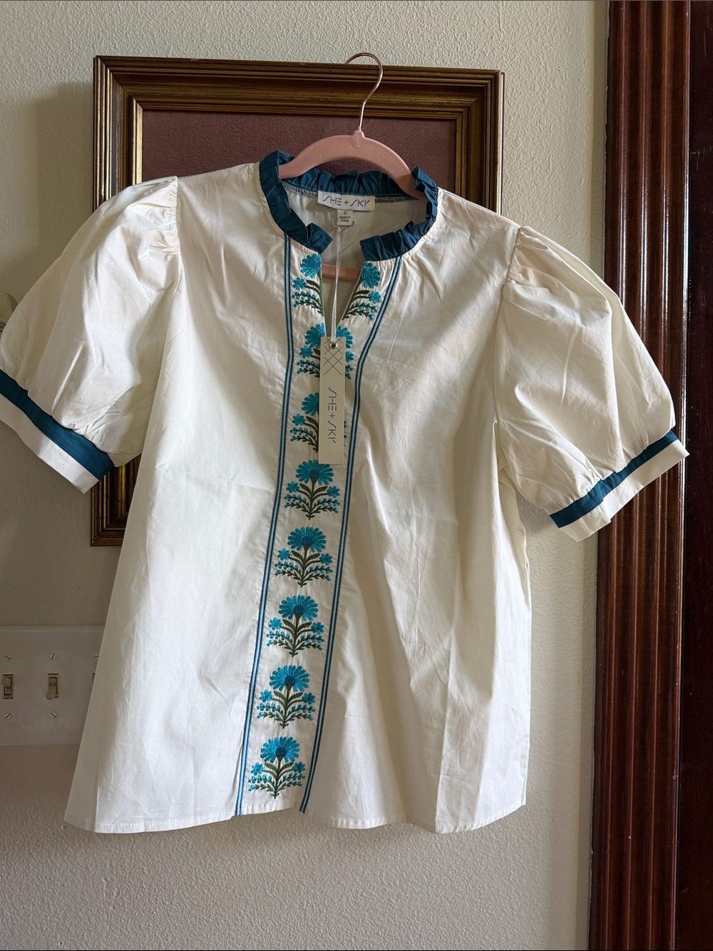 She + Sky White Puff-Sleeve Blouse with Teal Floral Embroidery